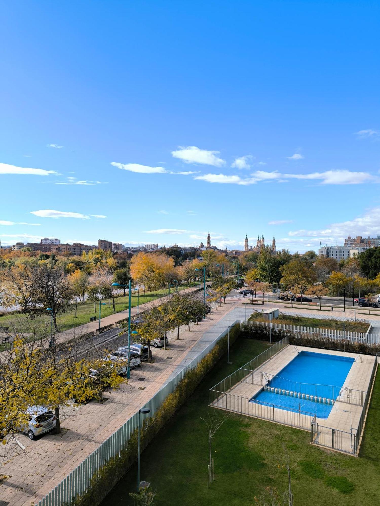 El Balcon Del Ebro By Alogest- Vistas, Piscina Y Con Parking Apartman Zaragoza Kültér fotó